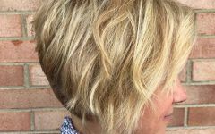 Honey Blonde Layered Bob Hairstyles with Short Back