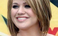 Short Hairstyles for Round Faces with Double Chin