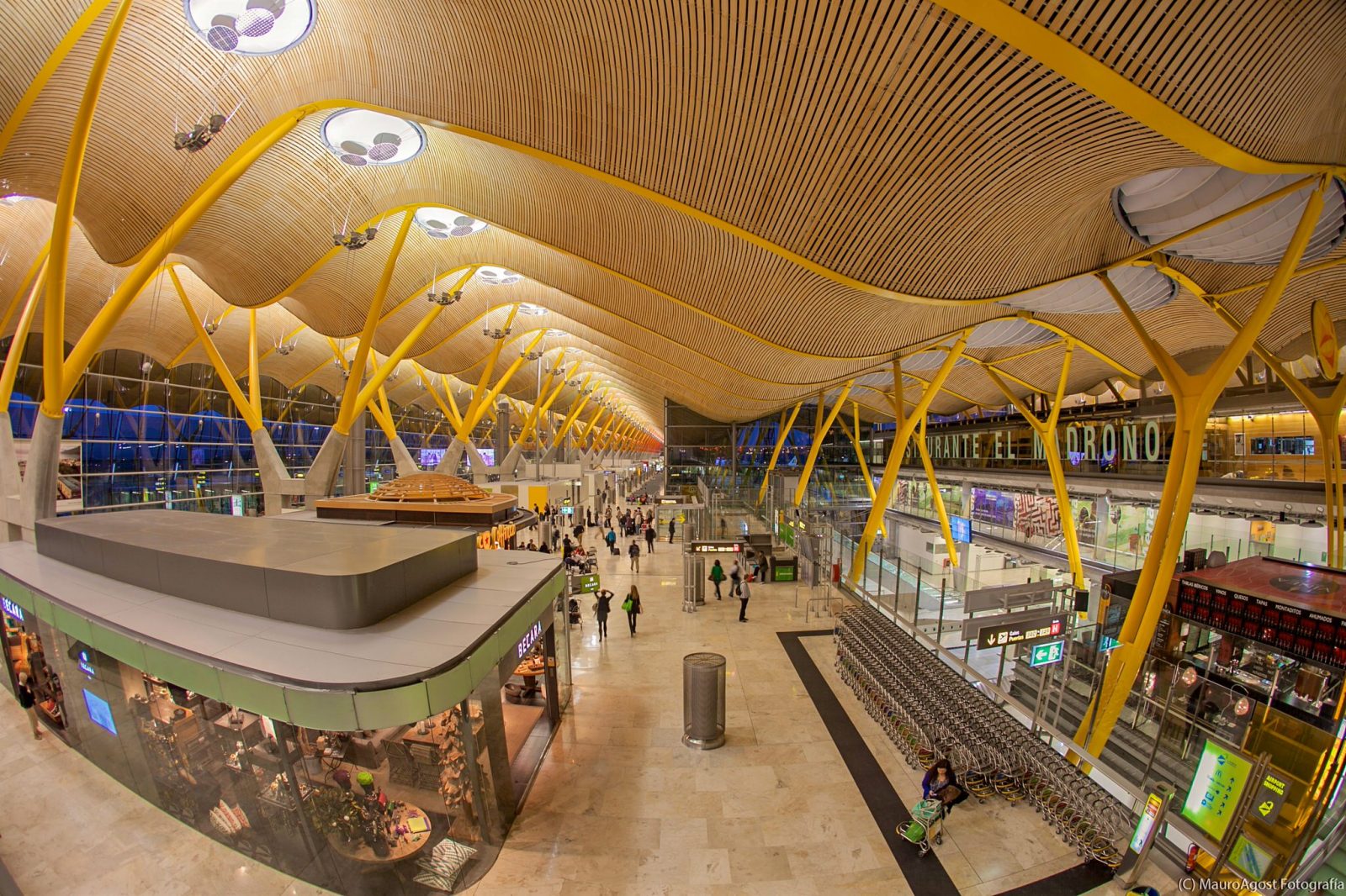 Международный аэропорт Madrid-Barajas (фото: Mauro Agost)