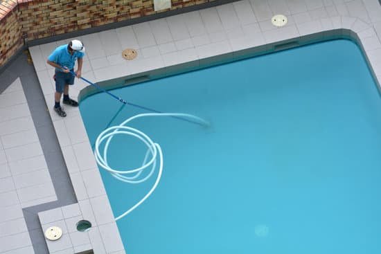 canva pool cleaner cleaning a pool MADK1KE0Hjo
