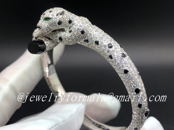 Customized Jewelry:18K white gold Panthère de Cartier bracelet pave 833pcs diamonds and onyx H6001517