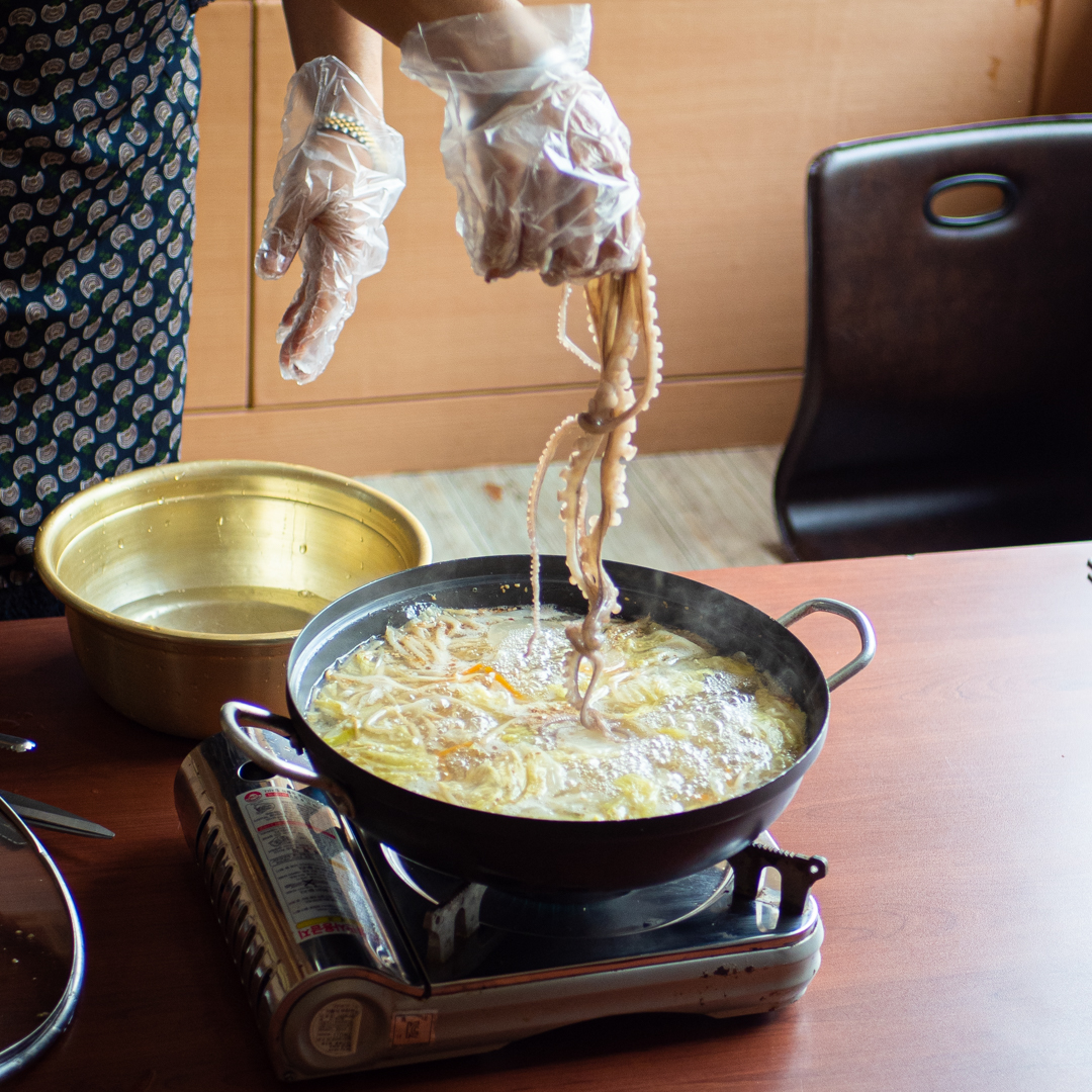 Restaurant korean sakunja authentic 韩国餐桌上的国民美食 扁口鱼刺身顶级味觉享受