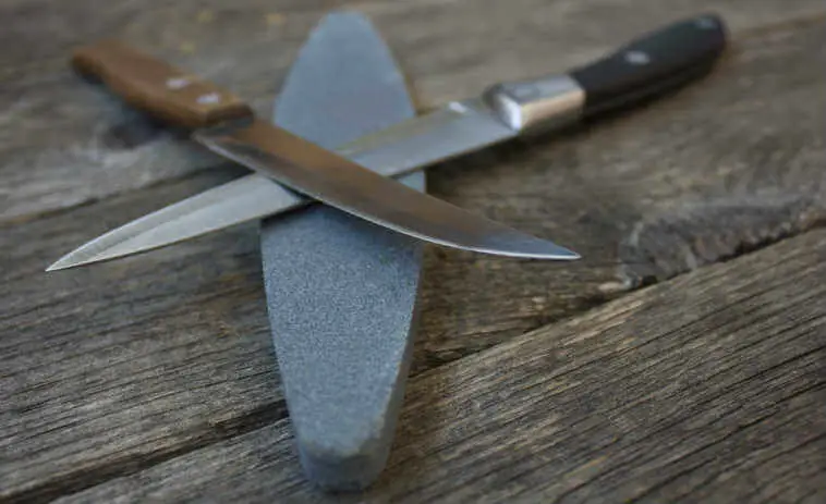 How to sharpen a knife without a sharpener