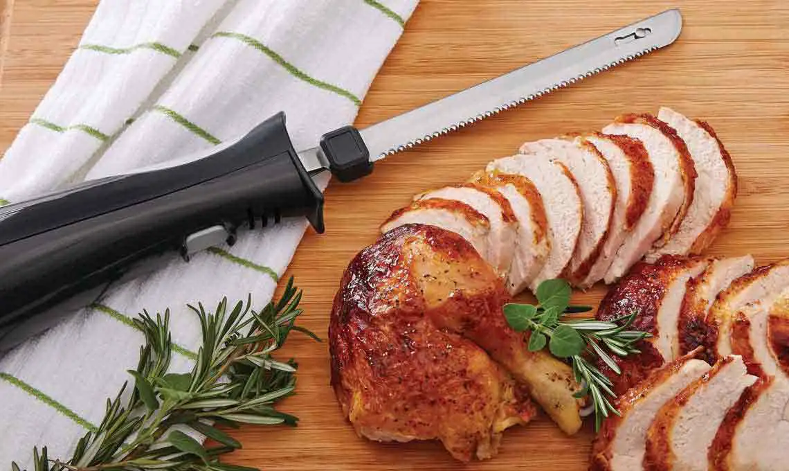 A good quality electric knife for carving turkey