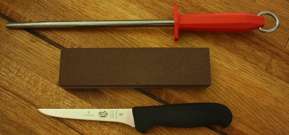 sharpening tool to sharpen the boning knife