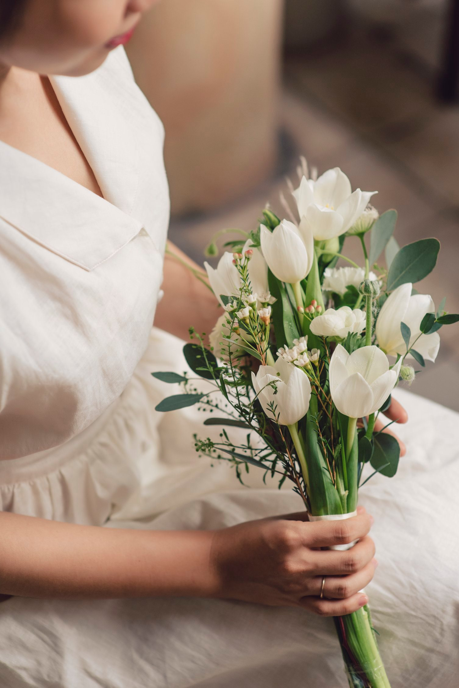 Bó hoa cưới dáng Posy Tulip