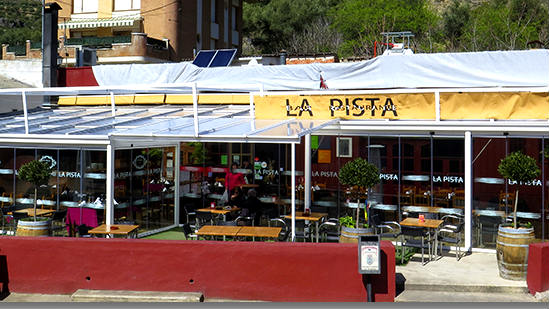 Fachada del restaurante La Pista