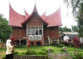 'Istana' Bidar Alam, rumah sekaligus kantor Ketua PDRI Sjafruddin Prawiranegara di Bidar Alam, Solok Selatan. (Foto: Hendra)