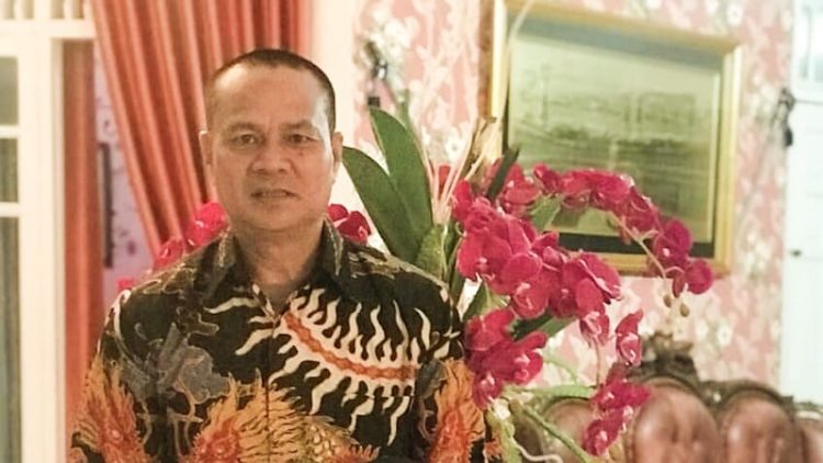 Alm Yusman ZK ayah kiper utama Semen Padang FC Teja Paku Alam. (Instagram)