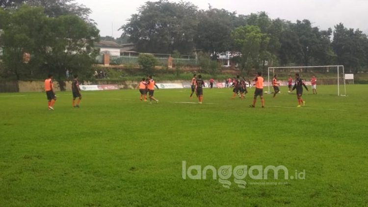 Semen Padang FC latihan tanpa pelatih kepala jelang melakoni laga tandang ke Malang (Foto: Rahmadi)