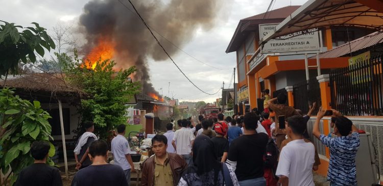 Kebakaran di Lubuk Begalung, Kota Padang, Sumbar. (ist)
