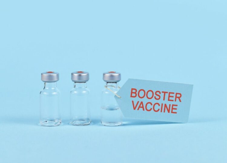 Berita Sumbar terbaru dan terkini hari ini: Vaksinasi booster diberikan kepada kabupaten kota mencapai 70 persen suntikan dosis pertama.