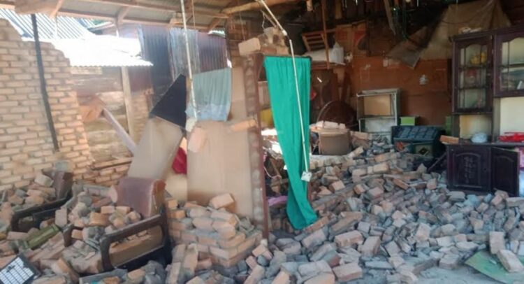 Cerita Warga Pasaman Barat Saat Gempa Hancurkan Masjid Besar di Kajai