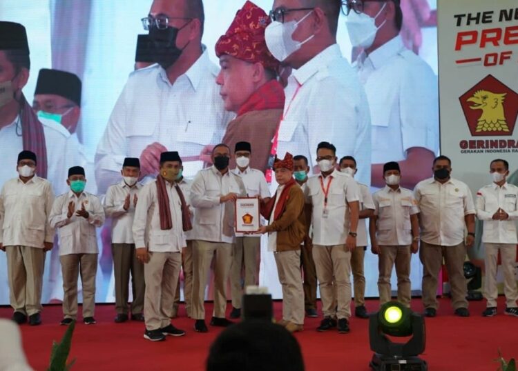 Berita Sumbar terbaru dan terkini hari ini: Ribuan kader Partai Gerindra Sumbar deklarasikan Prabowo Subianto sebagai calon presiden 2024.