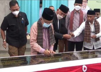 Berita Bukittinggi - berita Sumbar terbaru dan terkini hari ini:  Jusuf Kalla resmikan pemakaian Masjid Tablighiyah Garageh, Kota Bukittinggi.