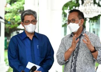 Kepala Otorita IKN Nusantara Bambang Susantono dan wakilnya Dhony Rahajoe. (Foto: biro pers istana)