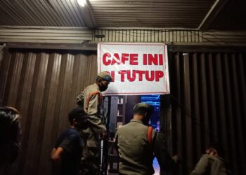 Berita Padang - berita Sumbar terbaru dan terkini hari ini: Satpol PP Padang menutup sementara Kafe Situ Party tidak mengindahkan teguran. 