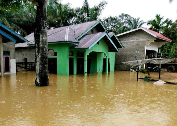 Berita Sijunjung - berita Sumbar terbaru dan terkini hari ini: Nagari Kamang, Kecamatan Kamang Baru, Sijunjung dilanda banjir.