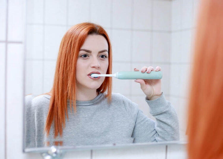Berita terbaru dan terkini hari ini: Menyikat gigi di siang Ramadan tidak akan membatlkan puasa, tapi disarankan agar tidak mengerjakannya.