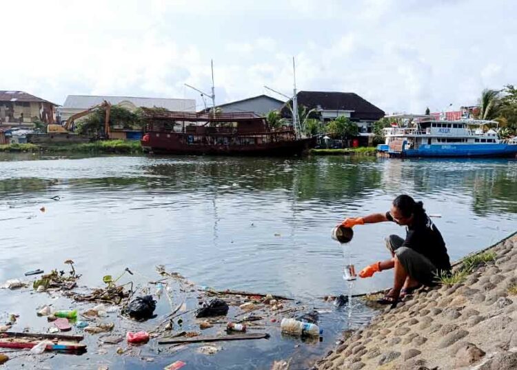 Berita Padang - berita Sumbar terbaru dan terkini hari ini: Hasil pengecekan sample, diperkirakan Batang Arau Padang mengandung mikroplastik.