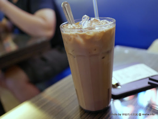 【食記】台中帥鍋冰室港式懷舊茶餐廳 Handsome Drink@西屯捷運BRT澄清醫院 : 從高潮的咖哩轉化為地道的港式料理,份量多些會更美好! 下午茶 冰品 區域 午餐 台中市 咖哩 咖啡簡餐 捷運美食MRT&BRT 晚餐 河粉 港式 熱炒 茶類 茶餐廳 西屯區 輕食 飲食/食記/吃吃喝喝 麵食類 