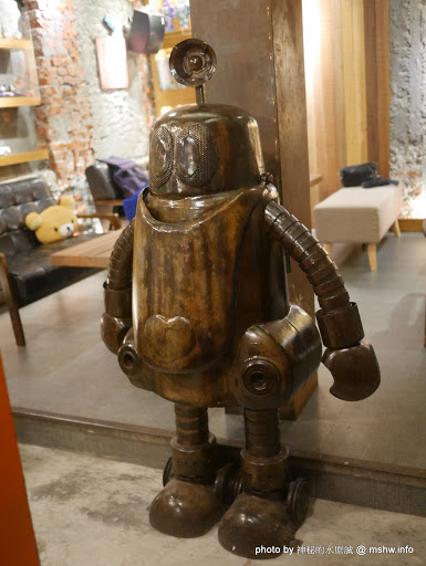 【食記】台中機器人餐廳?Robot Station 鐵皮駅飲食主題館@西區草悟道&經國大道 : 新裝潢新氣象,一同來享受美味的無國界創意料理 下午茶 區域 午餐 台中市 台式 披薩 晚餐 果汁 泰式 無國界 義式 西區 輕食 飲食/食記/吃吃喝喝 麵食類 