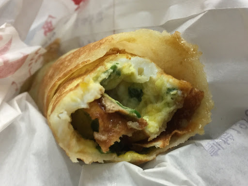 【食記】台中明倫蛋餅逢甲二店@西屯逢甲夜市 : 被神化的軟式可麗餅~口味一般但小貴! 中式 區域 台中市 台式 夜市小吃 宵夜 小吃 早點類 晚餐 蛋料理 西屯區 輕食 飲食/食記/吃吃喝喝 麵食類 