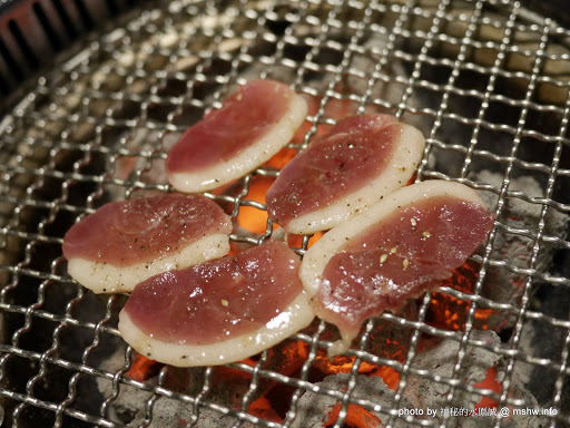 【食記】台中Iwate 岩手日式炭火燒肉@南屯公益路燒肉-捷運MRT溝仔墘 : 全程桌邊服務,肉質與技術兼具的巷弄美味 區域 南屯區 台中市 和牛 宵夜 居酒屋 捷運美食MRT&BRT 日式 晚餐 燒烤/燒肉 飲食/食記/吃吃喝喝 