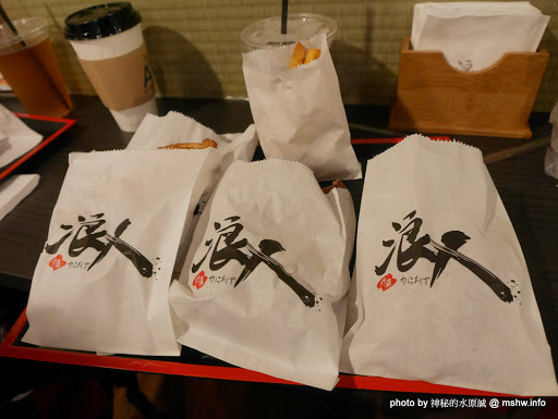 【食記】台北Rounin からあげ 浪人炸雞-丸龜名物-骨付鳥專賣店@中正博漢區相機街-捷運MRT台北車站 : 炸而不膩, 重口味的四國香川特產! 的確是還蠻好吃的呢! 午餐 台式 小吃 捷運美食MRT&BRT 日式 晚餐 未分類 炸雞 輕食 雞排 飲食/食記/吃吃喝喝 鹹酥雞類 