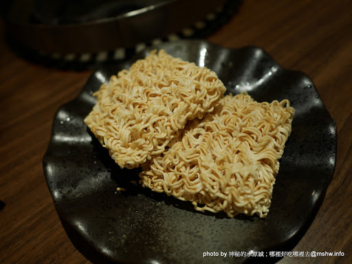 【食記】台中麻辣人家火鍋店@北區五常街-中國醫大&中正公園 : 整體表現物有所值,真的會辣的麻辣鍋! 中式 北區 區域 午餐 台中市 宵夜 晚餐 火鍋/鍋物 飲食/食記/吃吃喝喝 麻辣 