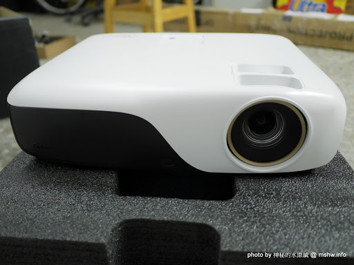 【數位3C】Optoma 奧圖碼ZH33 Full-HD 3D 新世代DLP劇院級雷射投影機開箱體驗 : 輕鬆打造1080p高畫質家庭劇院 3C/資訊/通訊/網路 新聞與政治 硬體 試吃試用業配文 開箱  