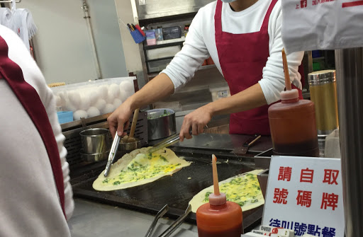 【食記】台中明倫蛋餅逢甲二店@西屯逢甲夜市 : 被神化的軟式可麗餅~口味一般但小貴! 中式 區域 台中市 台式 夜市小吃 宵夜 小吃 早點類 晚餐 蛋料理 西屯區 輕食 飲食/食記/吃吃喝喝 麵食類 