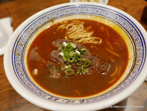 【食記】台中段純貞麻辣牛肉麵-廣三SOGO店@西區捷運BRT科博館 : 來自新竹的老字號美食,現在終於比較不用排隊了! 下午茶 中式 區域 午餐 台中市 台式 小吃 拉麵 捷運美食MRT&BRT 晚餐 滷味 牛肉麵 西區 飲食/食記/吃吃喝喝 麵食類 麻辣 