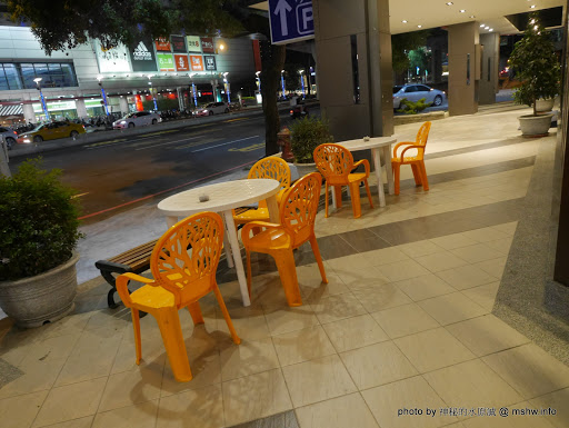 【食記】台中香港阿杜婚宴會館.港式茶餐廳&Thomas Cafe@南屯文心家樂福-捷運MRT溝仔墘 : 港式飲茶首選?歷久彌新心享受!! 中式 區域 午餐 南屯區 台中市 合菜 婚宴 捷運美食MRT&BRT 晚餐 港式 甜點 茶類 飲食/食記/吃吃喝喝 鴨肉 麵食類 