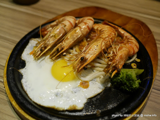 【食記】桃園Thickly Cut Steak 厚切牛排-桃園旗艦店-板橋亞東原創@桃園 : CP值不錯, 吃飽飽不用花大錢的平價牛排餐廳 下午茶 區域 午餐 吃到飽 排餐 晚餐 桃園市 美式 西式 豬排 鐵板料理 飲食/食記/吃吃喝喝 