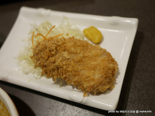 【食記】台中旨かつ本舖-かつQ 旨日式豬排-勝Q@西屯大遠百-捷運BRT新光/遠百 : 伊勢路姊妹店,料好實在口味佳, 可惜質感有點弱掉了...趕快改善吧!! 區域 午餐 台中市 咖哩 定食 捷運美食MRT&BRT 日式 晚餐 蓋飯/丼飯 西屯區 豬排 飲食/食記/吃吃喝喝 