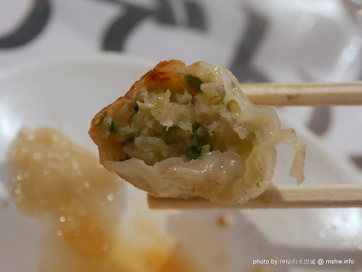 【食記】日本高知屋台餃子安兵衛-屋台安兵衛@日本四國-廿代町蓮池町通&高知橋 : 令人驚豔的美味餃子, 原來配啤酒是高知文化嗎?! 包子類 區域 四國 夜市小吃 宵夜 小吃 居酒屋 日式 日本(Japan) 晚餐 未分類 水餃&煎餃&鍋貼 飲食/食記/吃吃喝喝 高知市 高知縣 