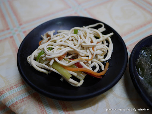【食記】台中獅兄弟風味小酒館-英才店@西區台中二中&中國醫藥大學&中正公園 : 新鮮好口味, 環境比本店更舒適喔! 中式 北區 區域 台中市 台式 合菜 宵夜 快炒 晚餐 海鮮 飲食/食記/吃吃喝喝 