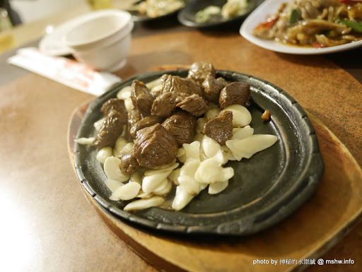 【食記】台中獅兄弟風味小酒館-柳川總店@西區教育大學&全球影城&中華夜市 : 食材新鮮,口味不過鹹,喝酒聚餐的好所在...希望不要再有鐵絲出現在螃蟹裡了! 中式 區域 午餐 台中市 台式 合菜 咖哩 小吃 居酒屋 晚餐 海鮮 炒飯 西區 酒類 鐵板料理 飲食/食記/吃吃喝喝 