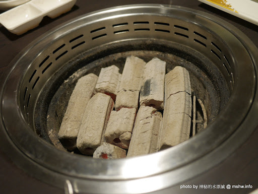 【食記】台中燒肉眾-精緻炭火燒肉/台中文心店@南屯家樂福-捷運MRT溝仔墘 : 價格輕鬆選,精緻路線的和牛燒肉吃到飽 冰品 區域 午餐 南屯區 台中市 吃到飽 和牛 宵夜 捷運美食MRT&BRT 日式 晚餐 燒烤/燒肉 飲食/食記/吃吃喝喝 