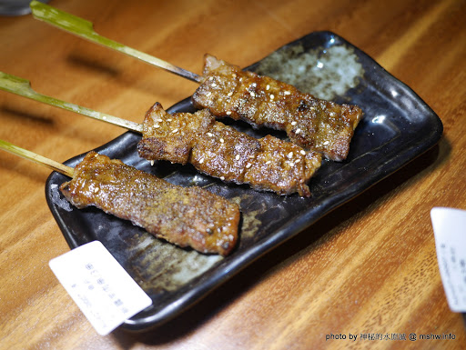 【食記】台中店小二串燒vs燒肉&異國料理(忠明店) BBQ&Cuisine&Beers@西區向上市場&開原橋 : 大隱隱於市, 口味實在真功夫, 晚餐時段也能心滿意足!! 中式 串燒 區域 台中市 台式 合菜 宵夜 小吃 居酒屋 川菜 日式 晚餐 泰式 漢堡 烤雞 無國界 燒烤/燒肉 蒙古料理 西區 韓式 飲食/食記/吃吃喝喝 鴨肉 