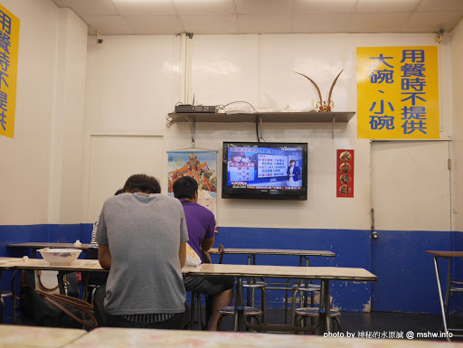 【食記】台中阿華黑輪店-阿昌分店@西屯逢甲夜市 : 口味清淡,湯頭還算可以喝 中式 區域 台中市 台式 宵夜 小吃 日式 晚餐 西屯區 輕食 飲食/食記/吃吃喝喝 黑輪&關東煮 