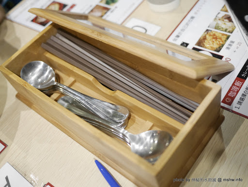 【食記】台中ラ一メン野島家麵屋河南店@西屯逢甲夜市 : 不只咖哩,豚骨拉麵也搞DIY...口味無法挑剔的厚切叉燒!! DIY料理 區域 午餐 台中市 咖哩 拉麵 日式 晚餐 蓋飯/丼飯 西屯區 飲食/食記/吃吃喝喝 麵食類 