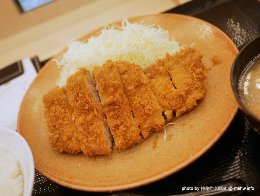 【食記】台北KATSUYA かつや 吉豚屋-HOYII北車站@中正-捷運MRT台北車站 : 美味平價,口感實在的日式炸豬排 中正區 區域 午餐 台北市 定食 捷運美食MRT&BRT 日式 晚餐 蓋飯/丼飯 豬排 飲食/食記/吃吃喝喝 