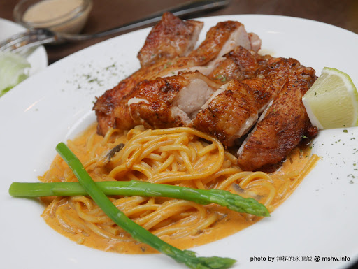 【食記】台中Wood Door 木門咖啡-Coffee, Waffle, Sandwich, Pasta, Dessert@南屯 : 環境舒適,食材用心,大份量義大利麵好食在! 下午茶 區域 午餐 南屯區 台中市 咖啡簡餐 早餐 晚餐 烤雞 糕餅烘培 義式 輕食 飲食/食記/吃吃喝喝 馬來西亞料理 麵食類 