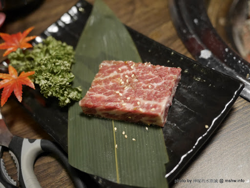 【食記】台中Iwate 岩手日式炭火燒肉@南屯公益路燒肉-捷運MRT溝仔墘 : 全程桌邊服務,肉質與技術兼具的巷弄美味 區域 南屯區 台中市 和牛 宵夜 居酒屋 捷運美食MRT&BRT 日式 晚餐 燒烤/燒肉 飲食/食記/吃吃喝喝 