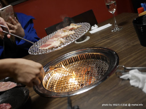 【食記】台中Iwate 岩手日式炭火燒肉@南屯公益路燒肉-捷運MRT溝仔墘 : 全程桌邊服務,肉質與技術兼具的巷弄美味 區域 南屯區 台中市 和牛 宵夜 居酒屋 捷運美食MRT&BRT 日式 晚餐 燒烤/燒肉 飲食/食記/吃吃喝喝 