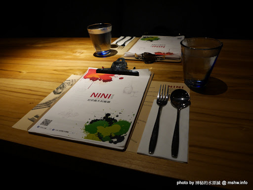 【食記】NINI 尼尼義大利餐廳旗艦店-台中NINI公益店@南屯 : 幽靜, 時尚, 美味...適合好友共享 下午茶 區域 午餐 南屯區 台中市 咖啡簡餐 晚餐 海鮮 燉飯 牛排 義式 西式 豬排 酒類 飲食/食記/吃吃喝喝 香菇 麵食類 
