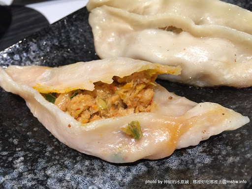 【食記】台中壹玖捌捌銷魂鍋貼專賣店@西區廣三SOGO百貨-捷運BRT科博館 : 荷包銷魂必點!?口味有待加強的彰化北斗知名鍋貼品牌 中式 區域 午餐 台中市 台式 小吃 晚餐 水餃&煎餃&鍋貼 西區 飲食/食記/吃吃喝喝 