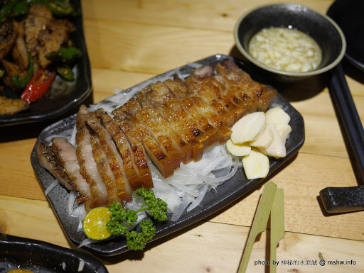 【食記】台中澤多海鮮燒烤板屋Sawata@西區英才公園-捷運BRT中正國小 : 口味一定, 質感路線日式燒烤居酒屋 串燒 區域 台中市 宵夜 居酒屋 捷運美食MRT&BRT 日式 晚餐 海鮮 火鍋/鍋物 燒烤/燒肉 西區 酒類 飲食/食記/吃吃喝喝 